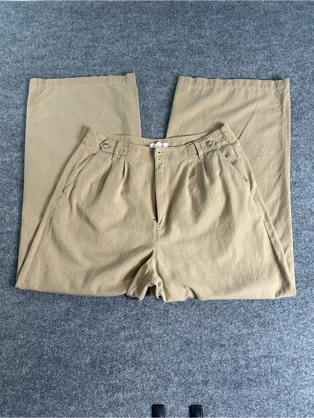 Madewell Wide-Leg High Rise Khaki Pleated Pants